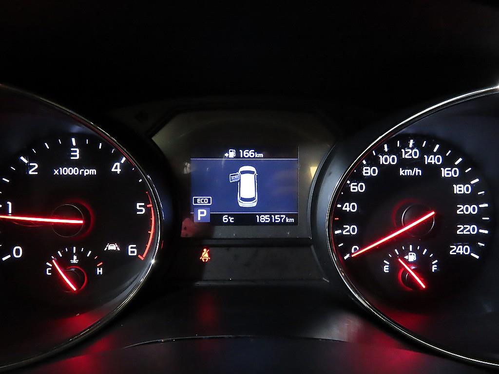 KIA Carnival - Vista 9