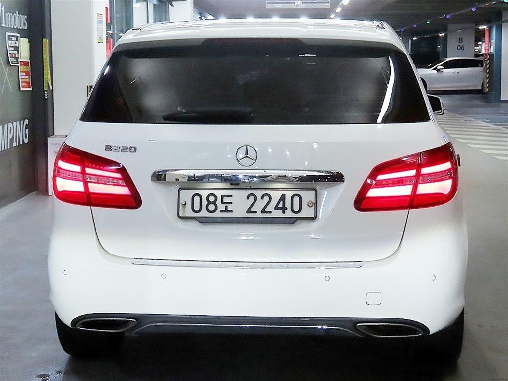 Mercedes Benz B Class (MY B) - Vista 5