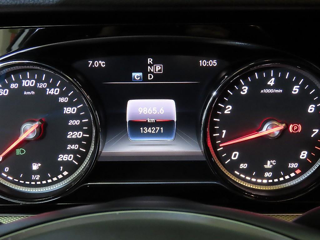 Mercedes Benz E class - Vista 9