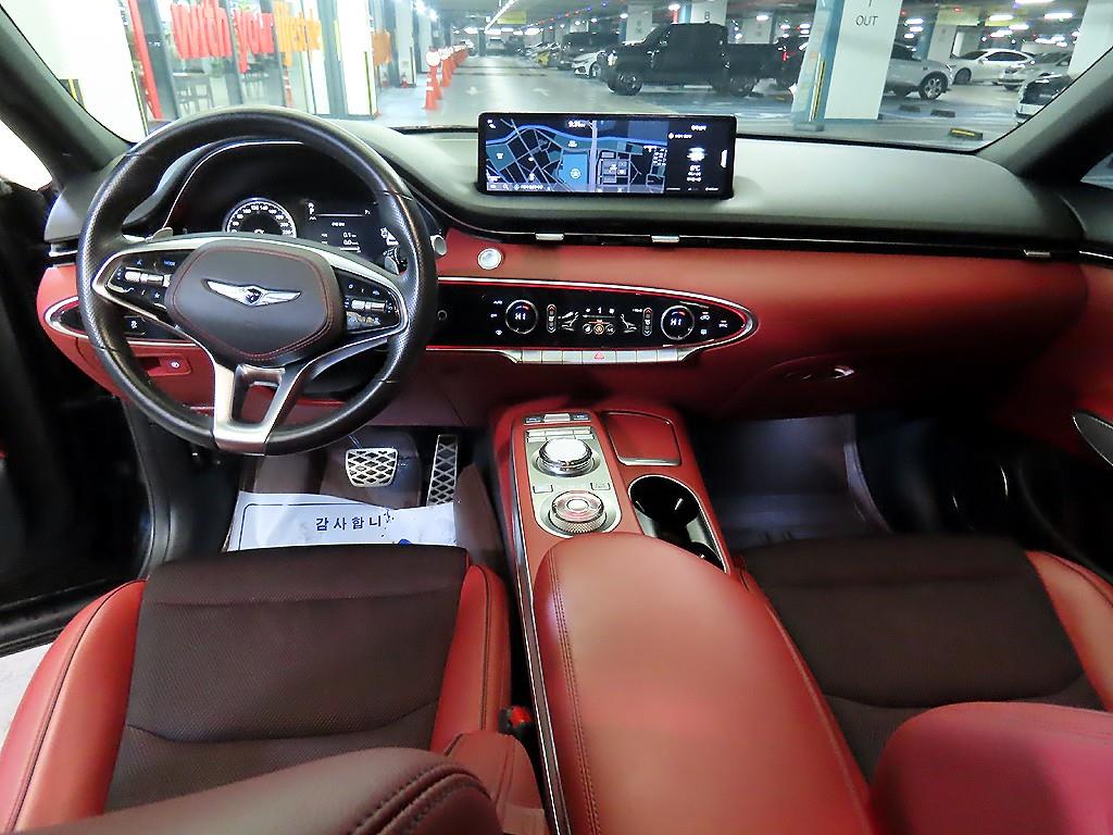 Genesis GV70 - Vista 10