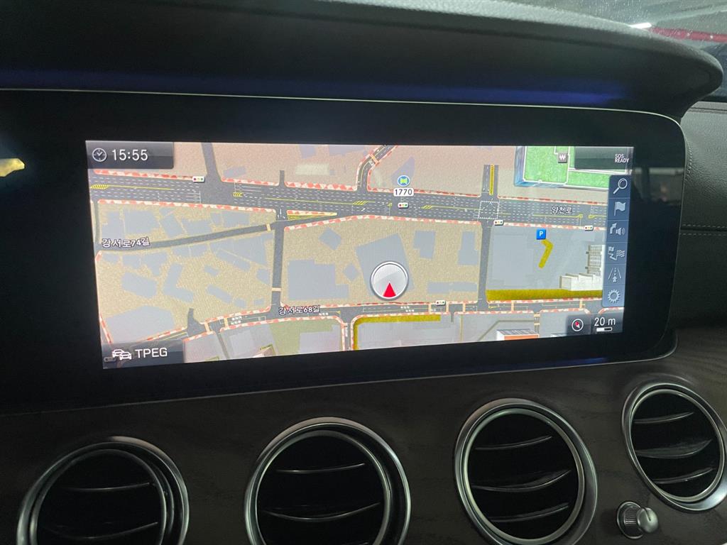 Mercedes Benz E class - Vista 10