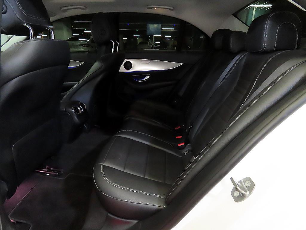 Mercedes Benz E class - Vista 7