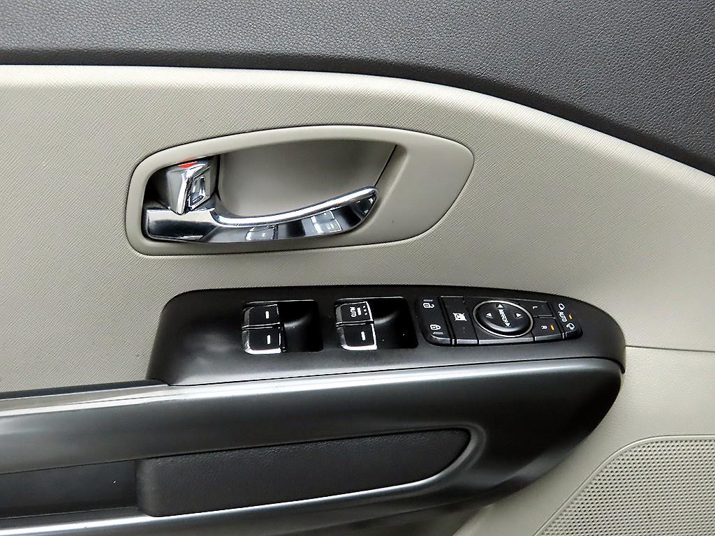 KIA Carnival - Vista 11