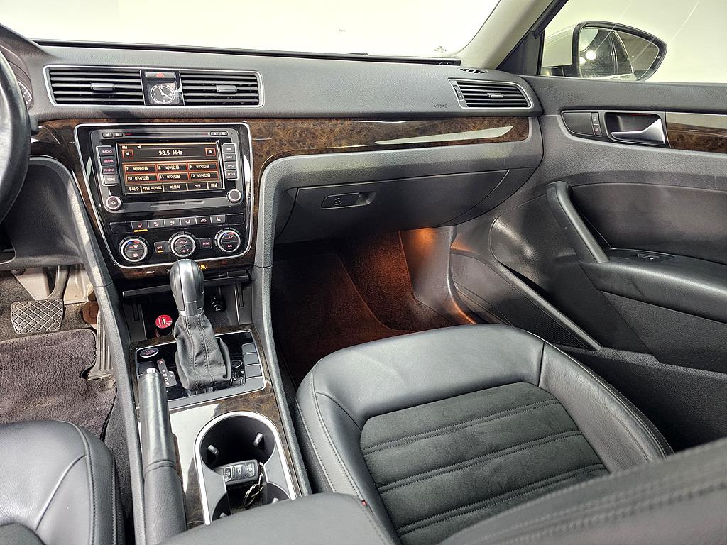 Volkswagen Passat - Vista 10