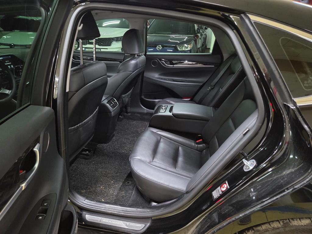 HYUNDAI Grandeur - Vista 7