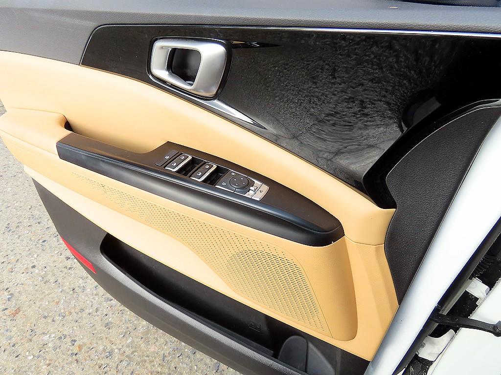 KIA Carnival - Vista 12