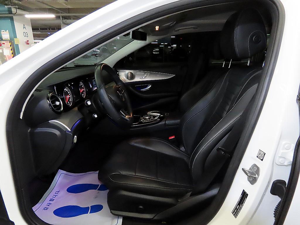 Mercedes Benz E class - Vista 6