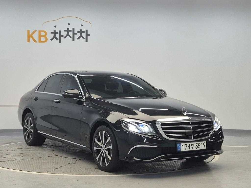 Mercedes Benz E class - Vista 4