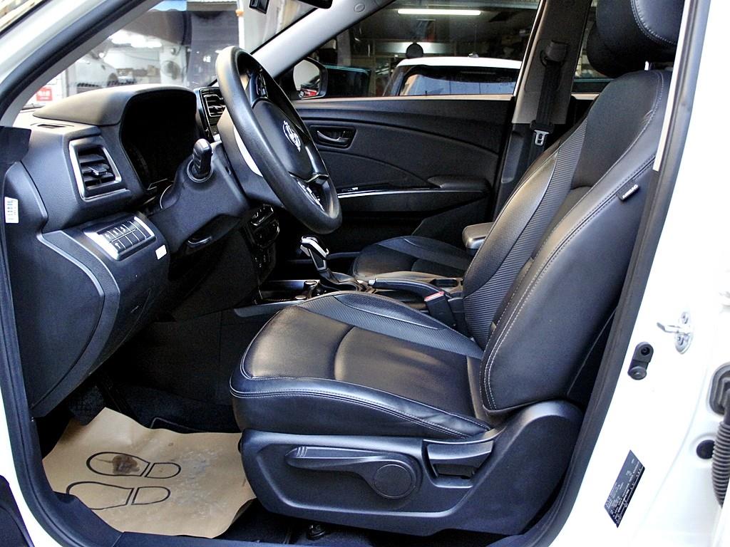 Ssangyong Tivoli - Vista 9