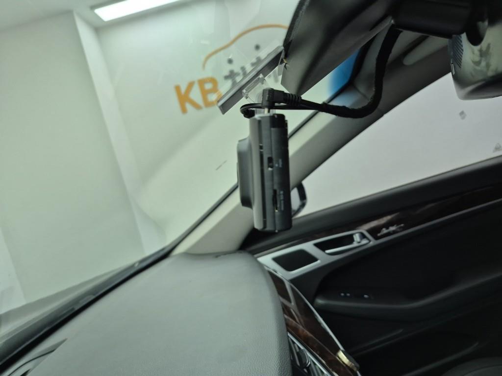 HYUNDAI Genesis - Vista 9