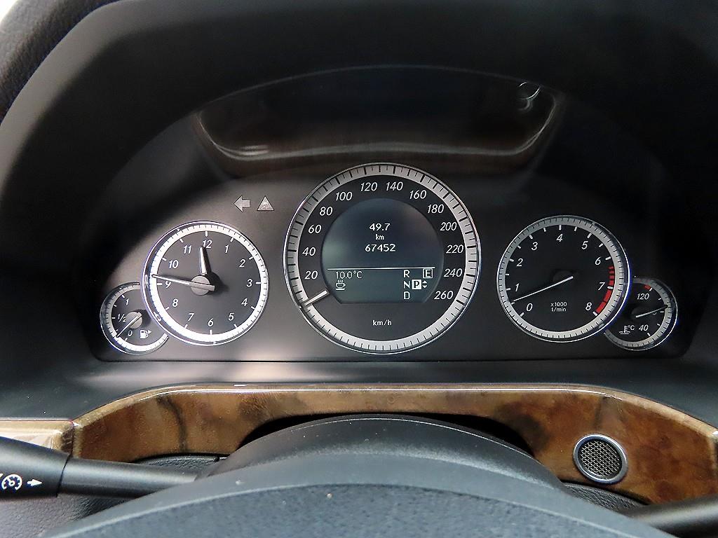 Mercedes Benz E class - Vista 9