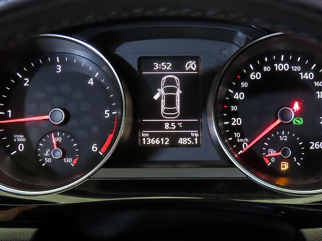 Volkswagen Jetta - Vista 9