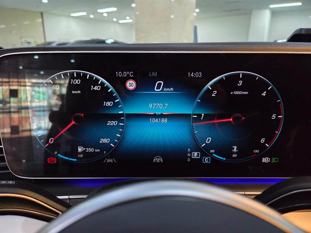 Mercedes Benz GLE Class - Vista 10