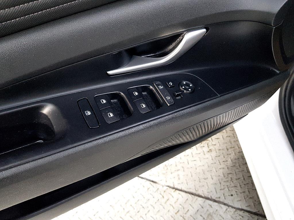 HYUNDAI Avante - Vista 11