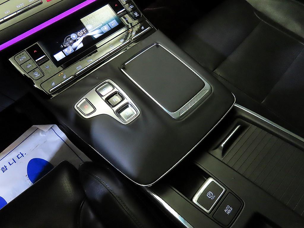 HYUNDAI Grandeur - Vista 12