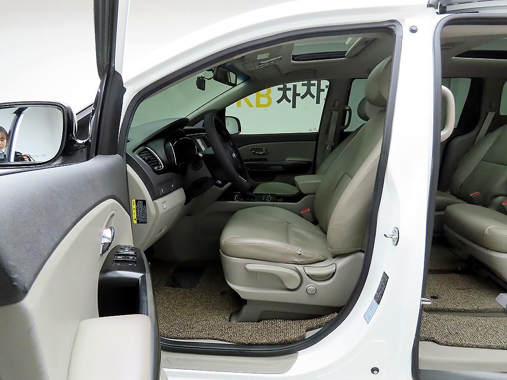 KIA Carnival 2018 Blanco - Importación desde Corea - HF Imports Iquique - Foto 13