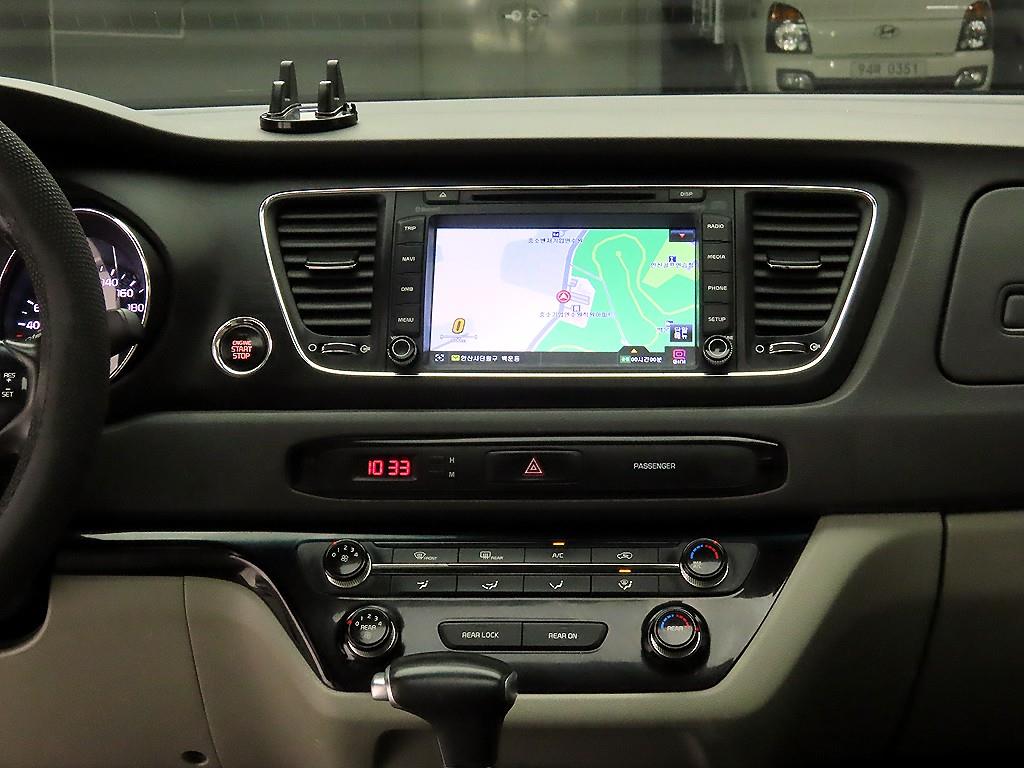 KIA Carnival - Vista 9