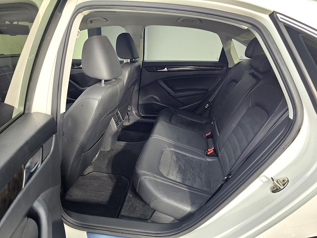 Volkswagen Passat - Vista 9