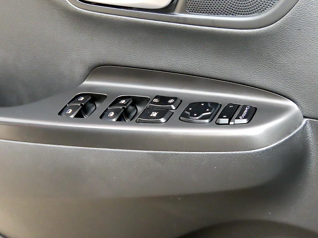 HYUNDAI Kona - Vista 11