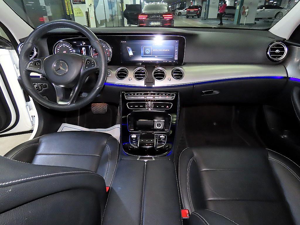 Mercedes Benz E class - Vista 10