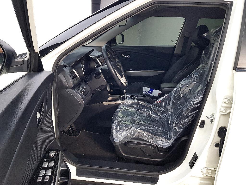 Ssangyong Tivoli - Vista 8