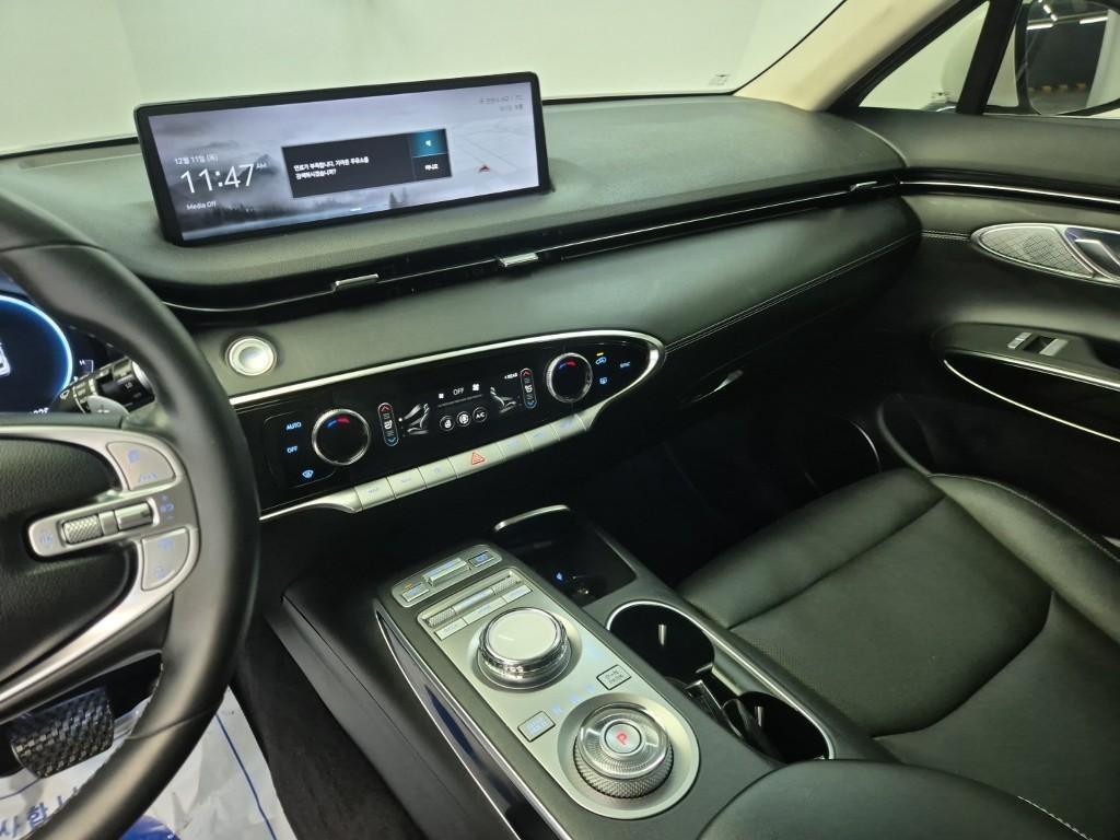 Genesis GV70 - Vista 10