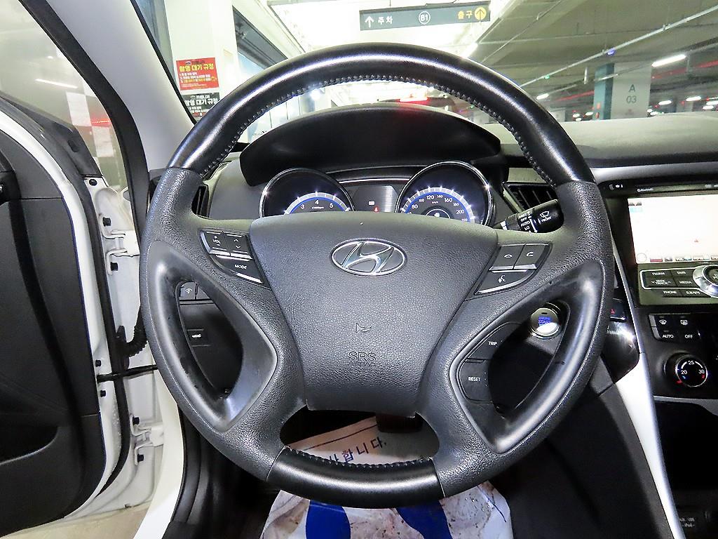 HYUNDAI Sonata - Vista 8