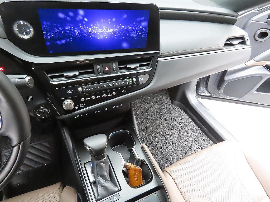 Lexus ES 2026 Gris - Importación desde Corea - HF Imports Iquique - Foto 7