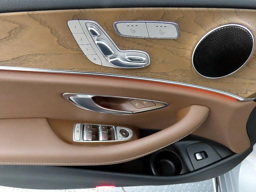 Mercedes Benz E class - Vista 11