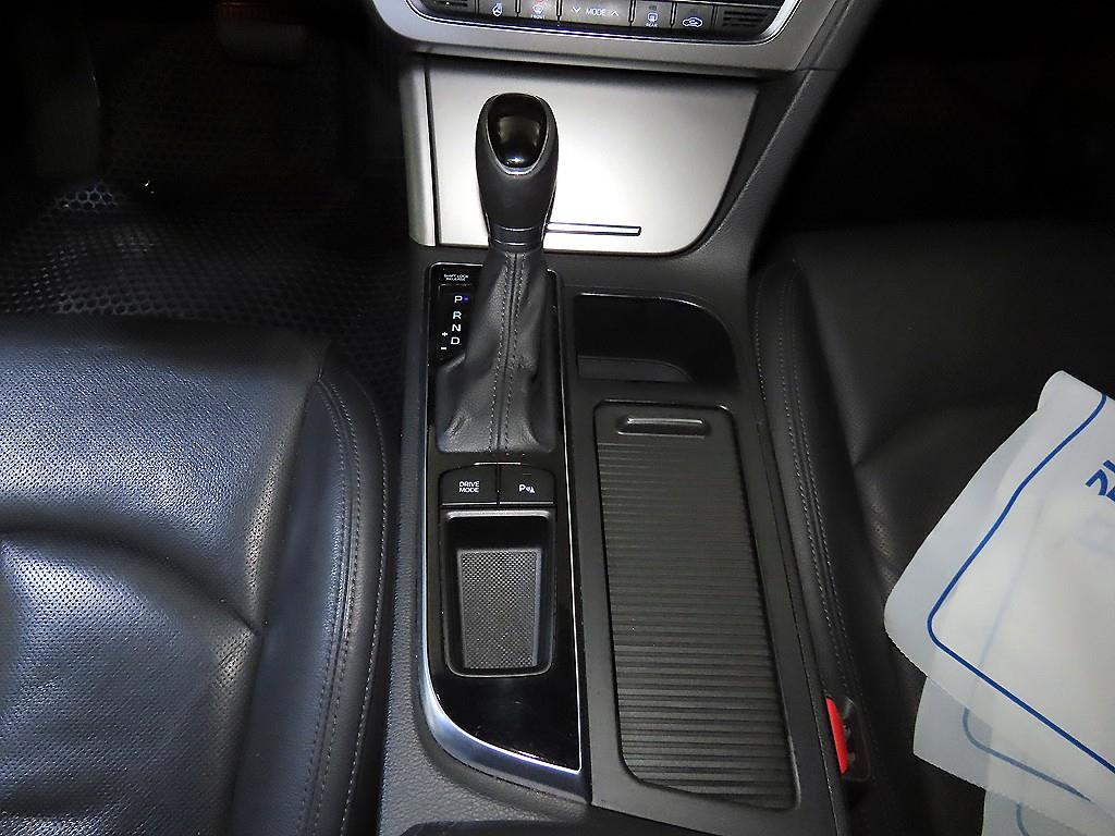 HYUNDAI Sonata - Vista 12