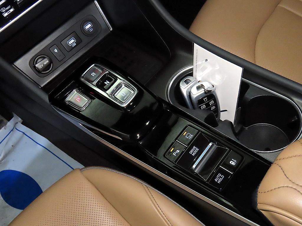 HYUNDAI Sonata - Vista 12