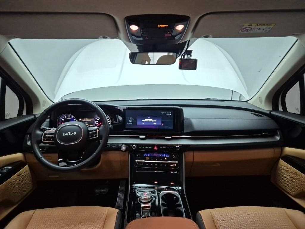 KIA Carnival - Vista 7