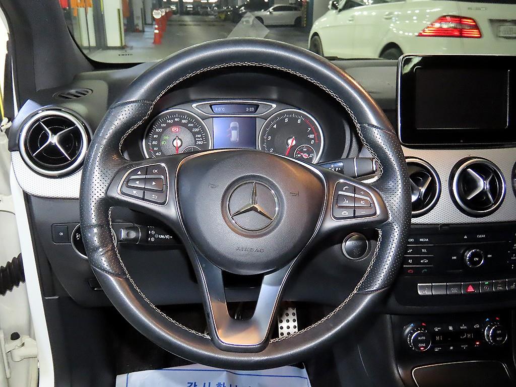 Mercedes Benz B Class (MY B) - Vista 8