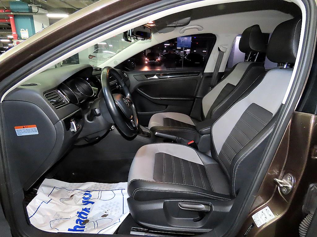 Volkswagen Jetta - Vista 6