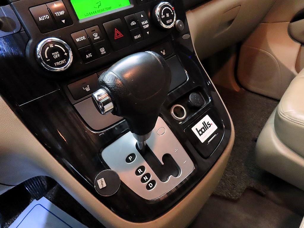 KIA Carnival - Vista 12