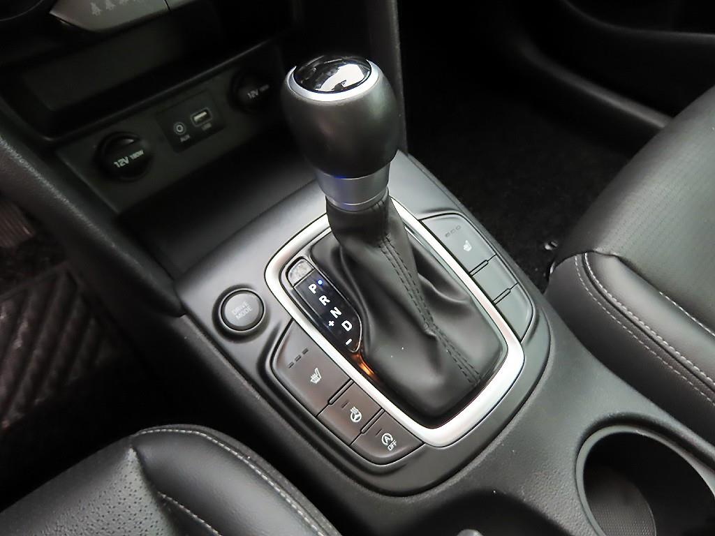 HYUNDAI Kona - Vista 10