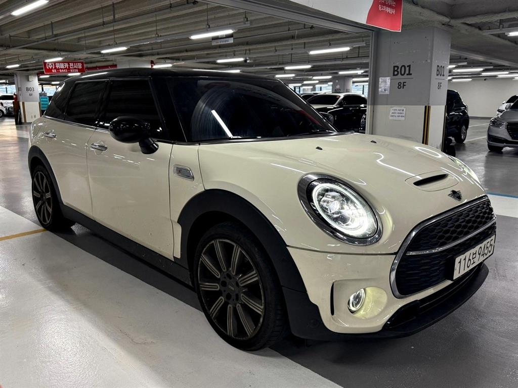 Mini Clubman - Vista 5