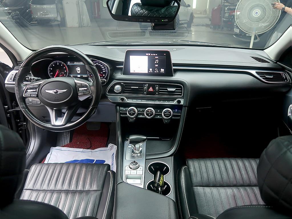 Genesis G70 - Vista 9