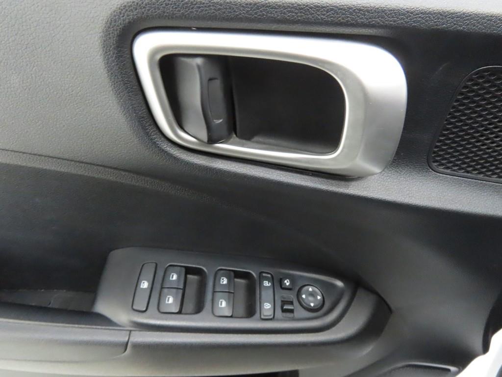 HYUNDAI Venue - Vista 9