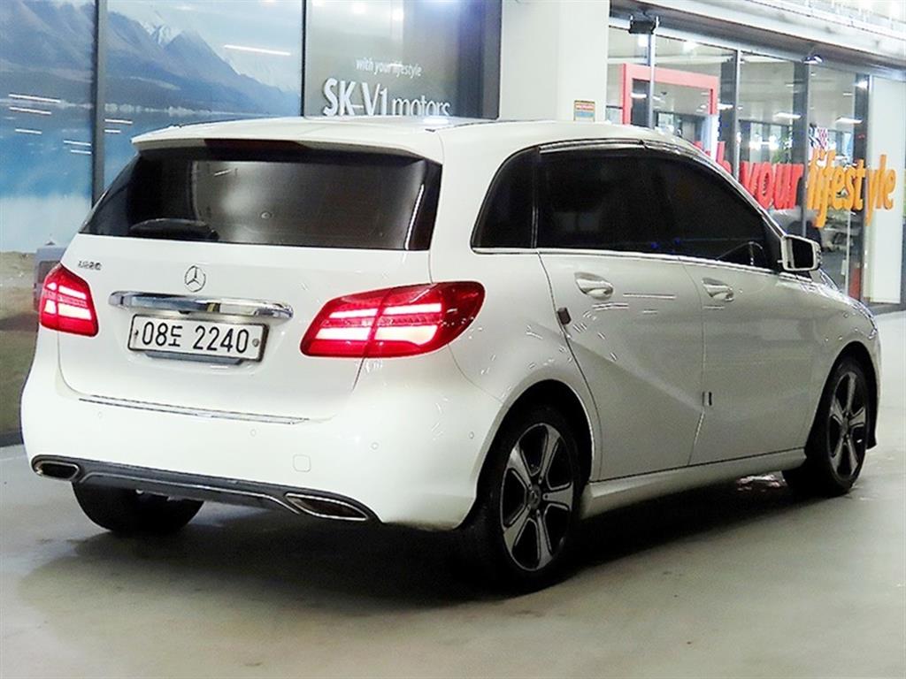 Mercedes Benz B Class (MY B) - Vista 4