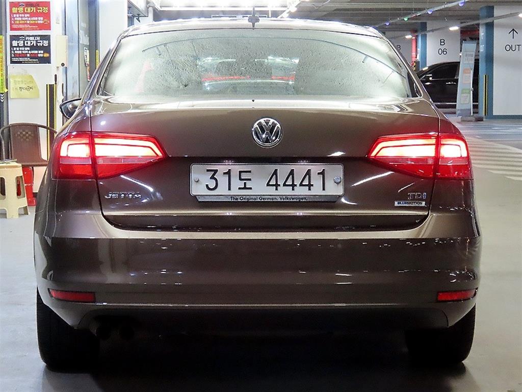 Volkswagen Jetta - Vista 5
