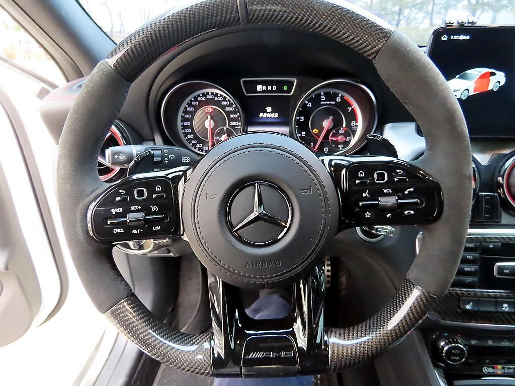 Mercedes Benz GLA Class - Vista 8