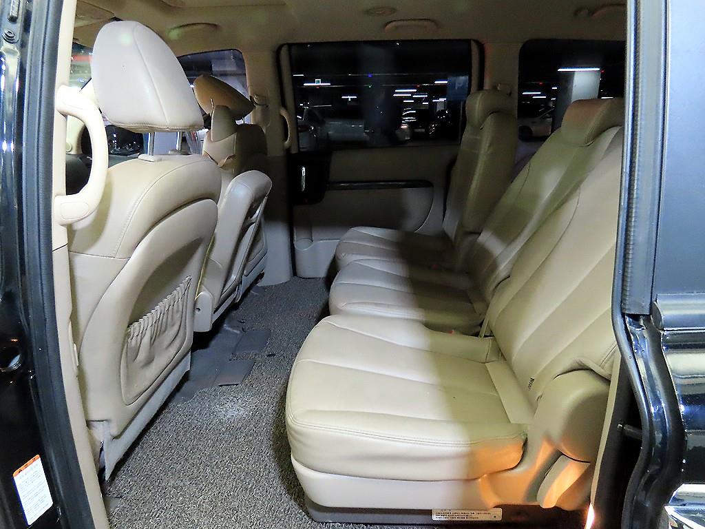 KIA Carnival - Vista 7