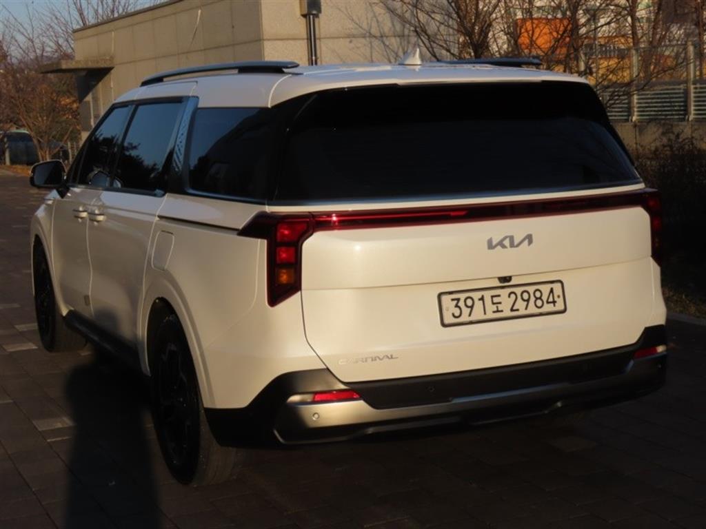 KIA Carnival - Vista 7