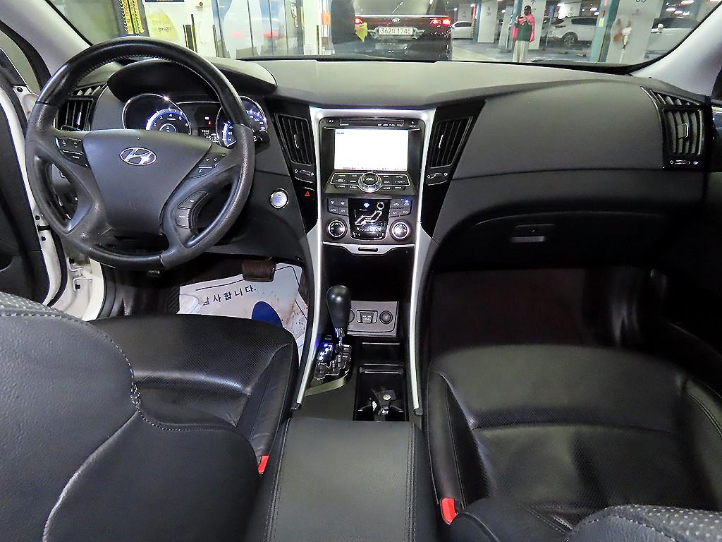 HYUNDAI Sonata - Vista 10