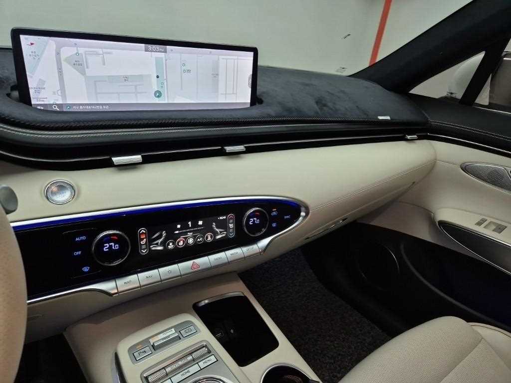 Genesis GV70 - Vista 10