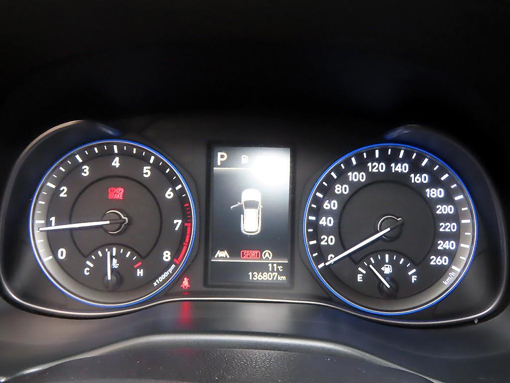 HYUNDAI Kona - Vista 9