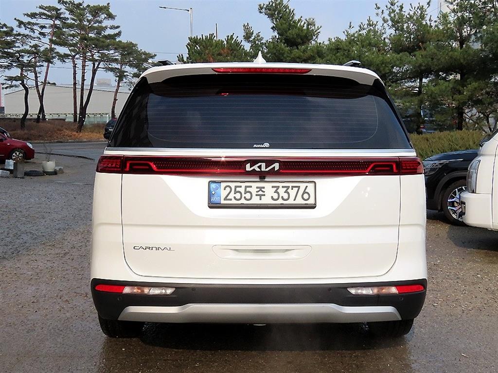 KIA Carnival - Vista 4