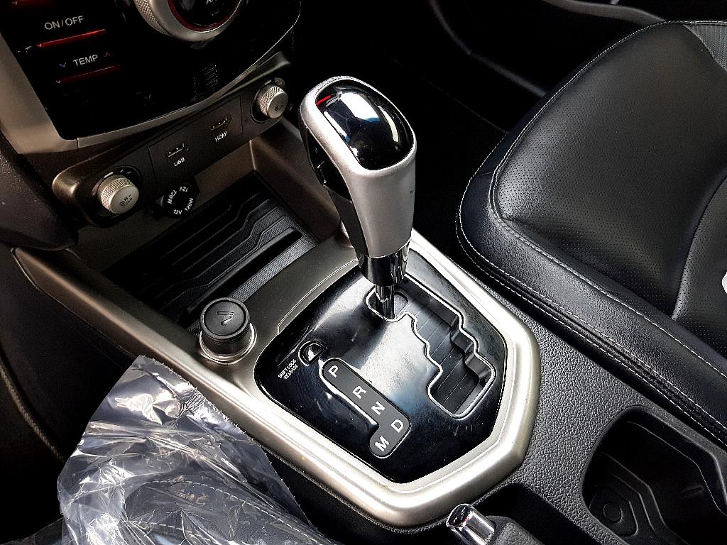 Ssangyong Tivoli 2016 Blanco - Importación desde Corea - HF Imports Iquique - Foto 14