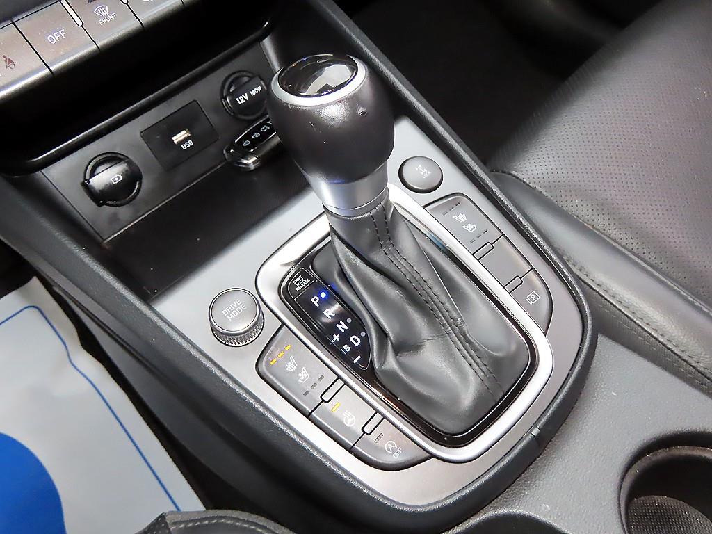 HYUNDAI Kona - Vista 10